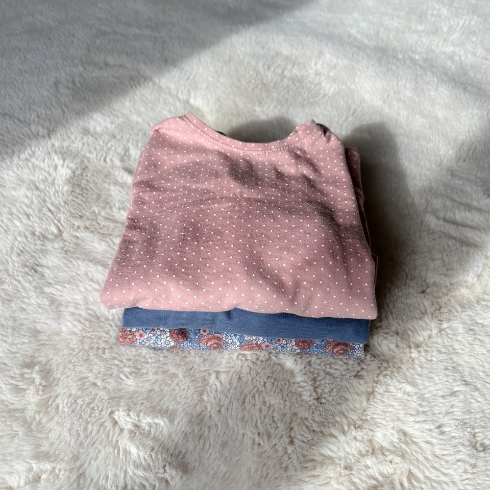 Bundle of 3 long sleeve t shirts